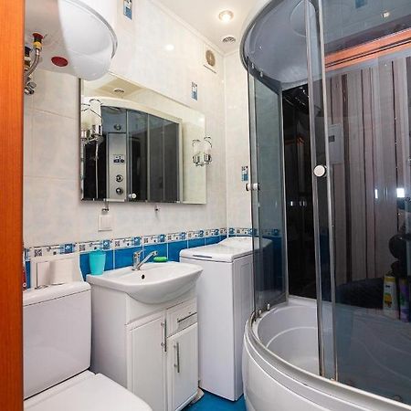Comfortable Apartments On Hrushevskogo Street Near 16 City Hospital Dnipro Dış mekan fotoğraf